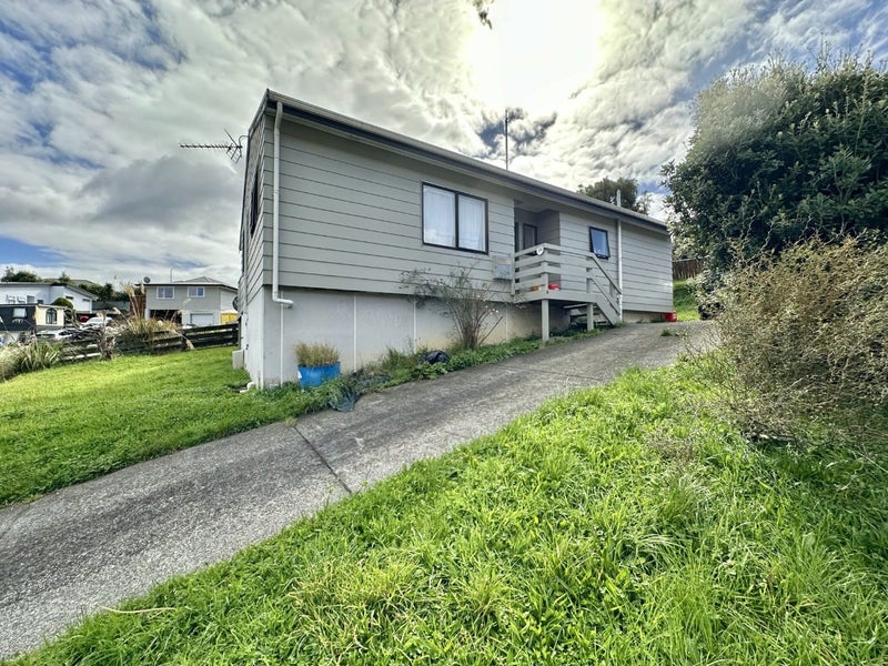 24 Blueberry Grove, Timberlea, Upper Hutt - Carousel 15