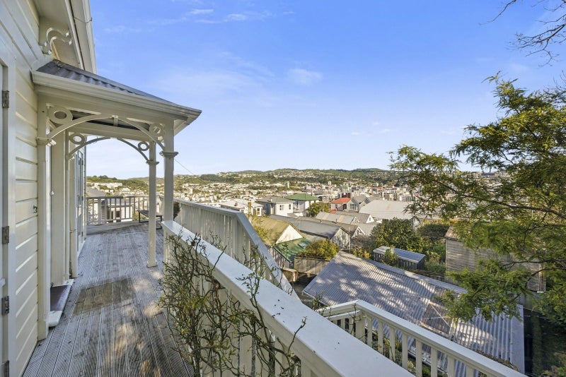17 Stafford Street, Mount Victoria, Wellington - Carousel 1