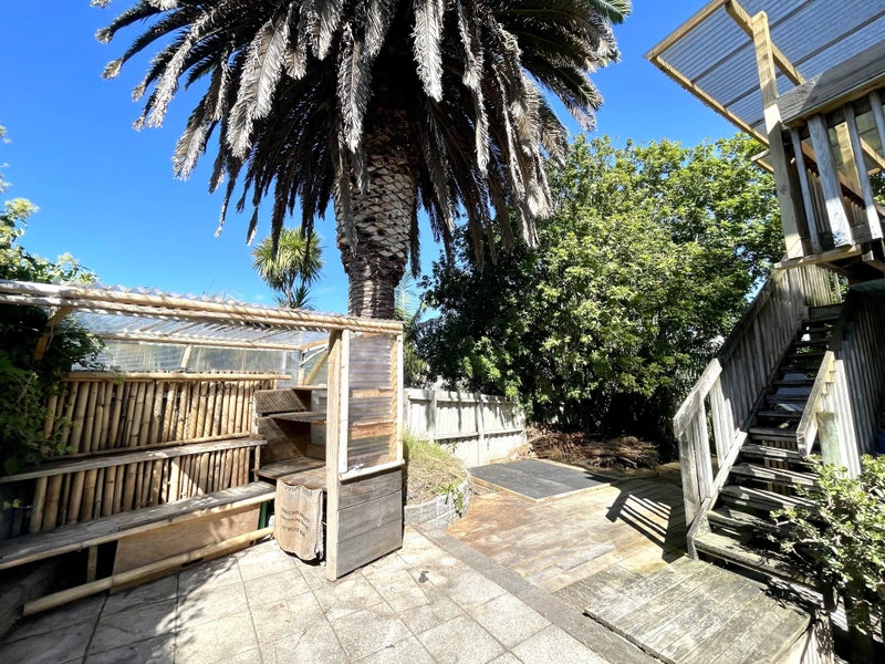 11 Fifeshire Street, Belmont, Auckland - Carousel 2