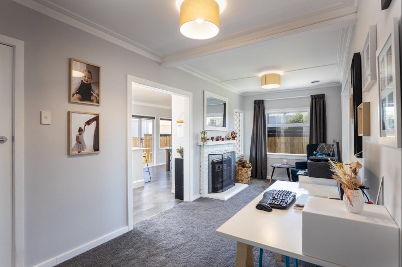 190 Seaview Road, Westown, New Plymouth - Carousel 2