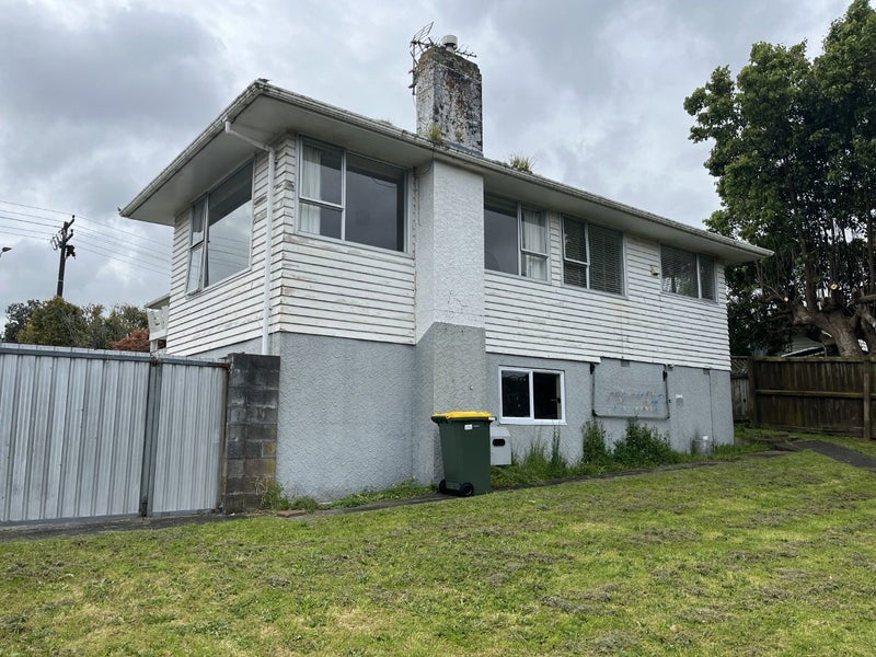 3 Kendal Place, Merrilands, New Plymouth - Carousel 9