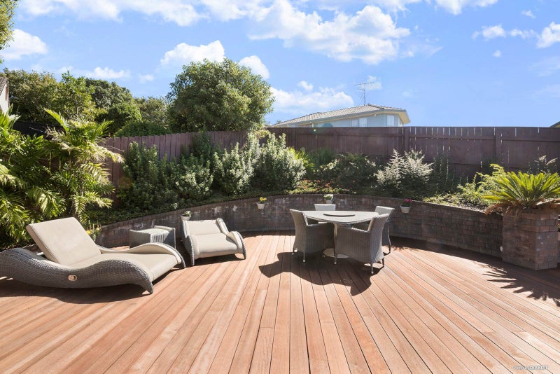 8 Crestview Place, Browns Bay, Auckland - Carousel 2