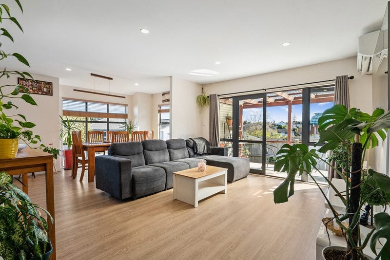 72L Seabrook Avenue, New Lynn, Auckland - Carousel 2