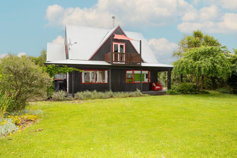 7 Palmer Place, Parkvale, Hastings - Carousel 2