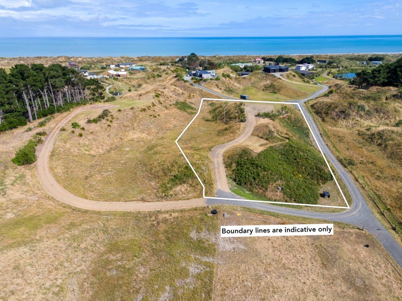 55 Reay MacKay Grove, Waikawa Beach, Manakau - Carousel 2