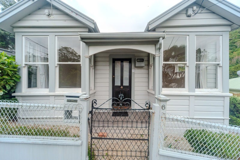 6 Parliament Street, Thorndon, Wellington - Carousel 1