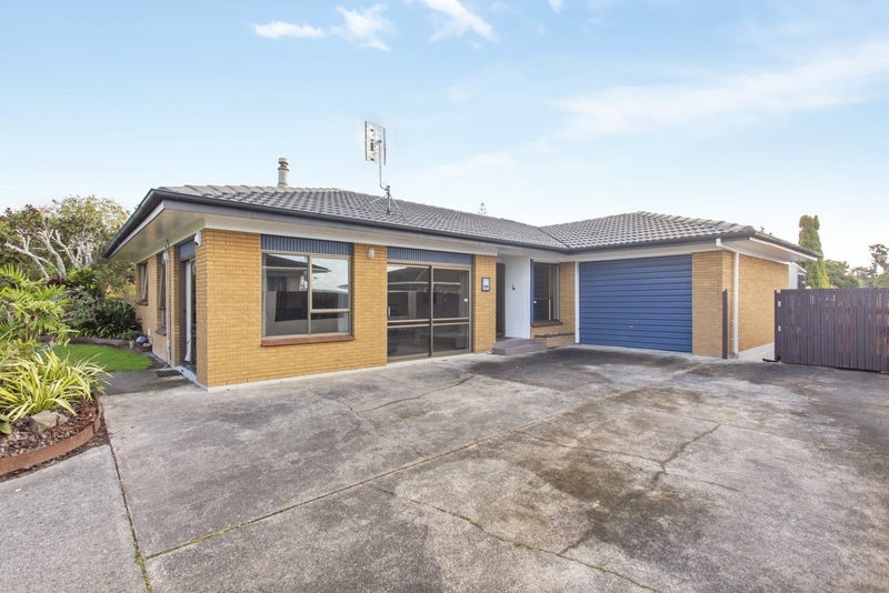 10 Tanoa Place, Glendene, Auckland - Carousel 1