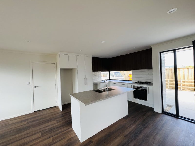 2/29 Willis Street, Bader, Hamilton - Carousel 2