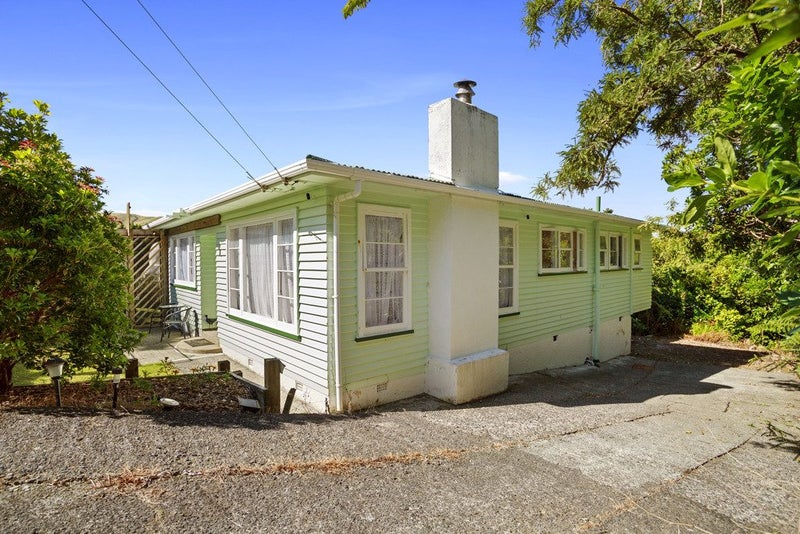 2 Bermer Road, Belmont, Lower Hutt - Carousel 1