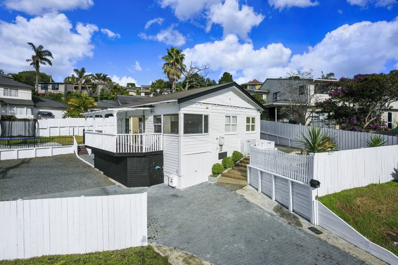 62 Glencoe Road, Browns Bay, Auckland - Carousel 1