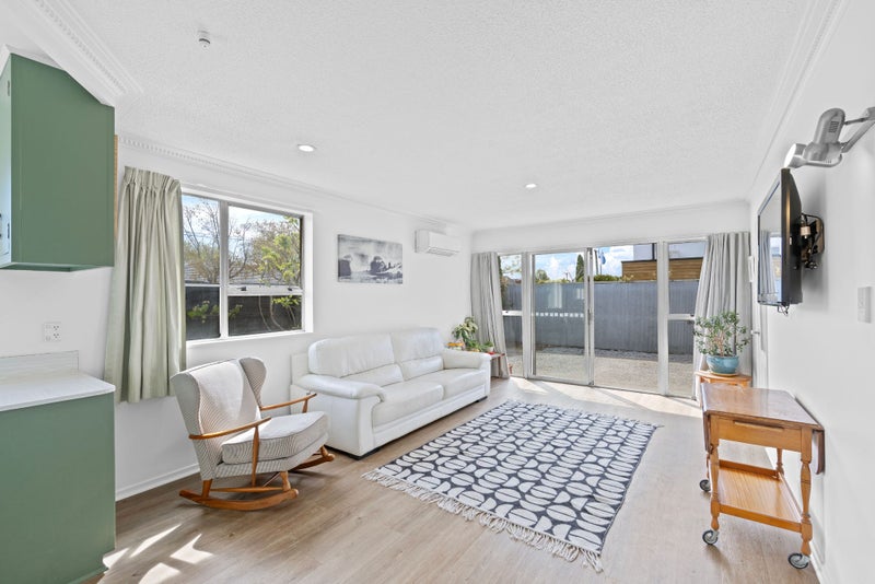 1/110 Caledonian Road, St Albans, Christchurch - Carousel 1