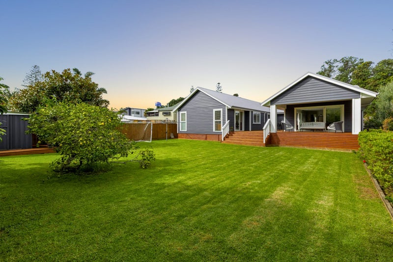 53 Arkles Strand, Arkles Bay, Whangaparaoa - Carousel 1