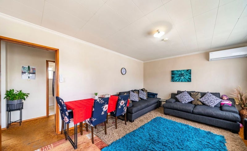 2 Joseph Grove, Elderslea, Upper Hutt - Carousel 2