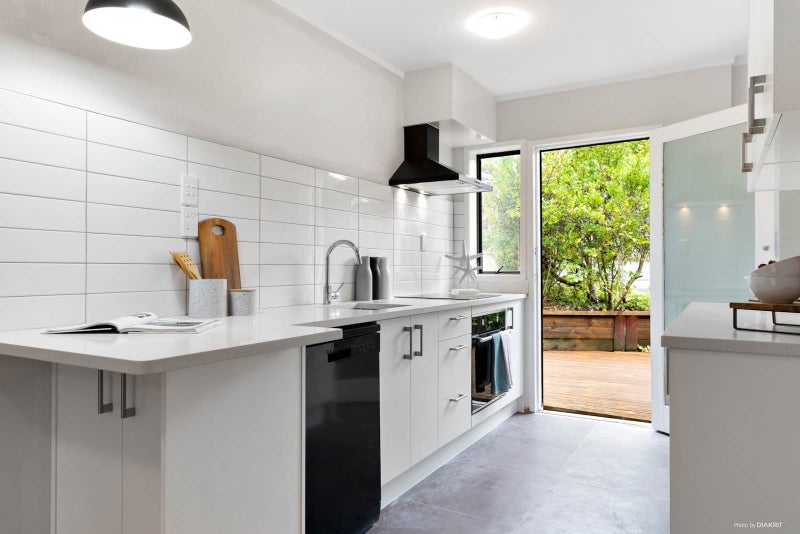 34A Strong Street, Saint Johns, Auckland - Carousel 2