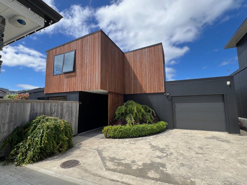 25 Charleston Avenue, Boulcott, Lower Hutt - Carousel 1