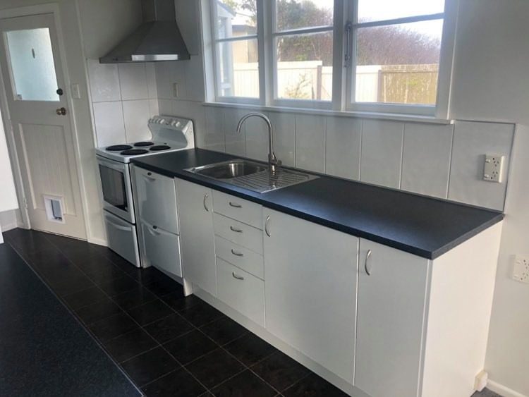 5 Holly Grove, Maungaraki, Lower Hutt - Carousel 2