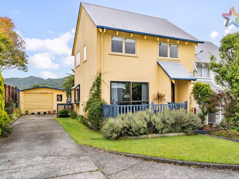 6A Matariki Grove, Wainuiomata, Lower Hutt - Carousel 1