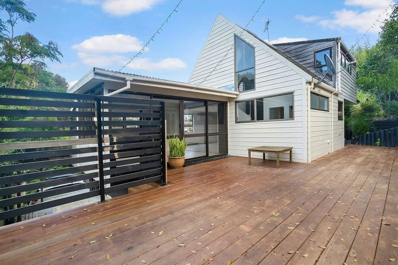 2/8 Lydia Avenue, Northcote, Auckland - Carousel 9