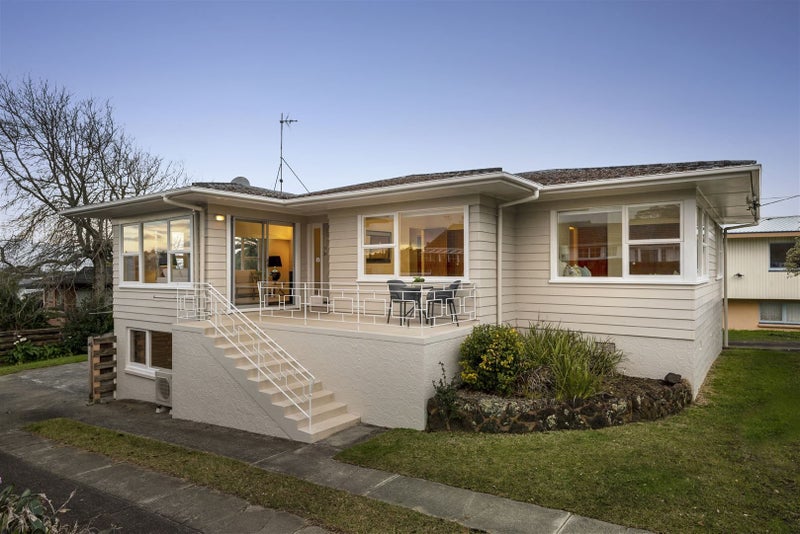 225 Forrest Hill Road, Forrest Hill, Auckland - Carousel 1
