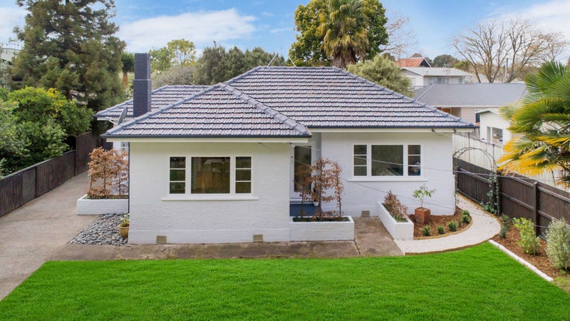 18 Tui Avenue, Forest Lake, Hamilton - Carousel 1