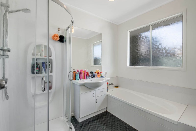 1/16 Stanley Road, Glenfield, Auckland - Carousel 11