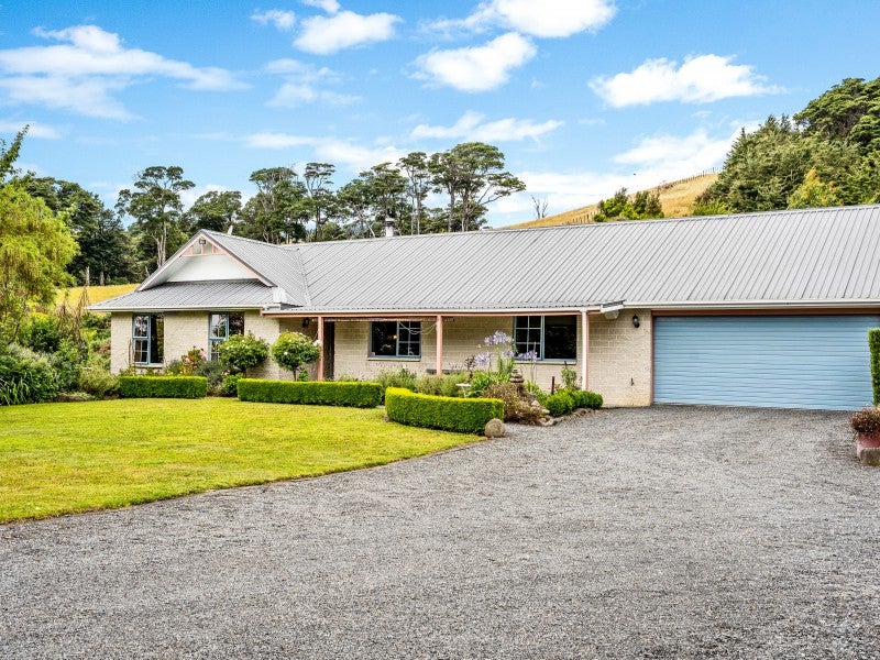 5D Janet Frame Way, Whitemans Valley - Carousel 1