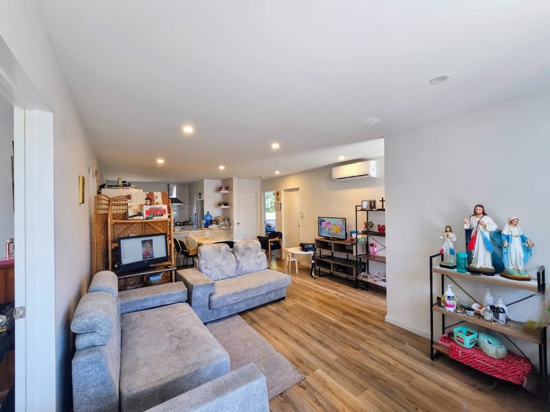 3B Bolton Place, Otara, Auckland - Carousel 1