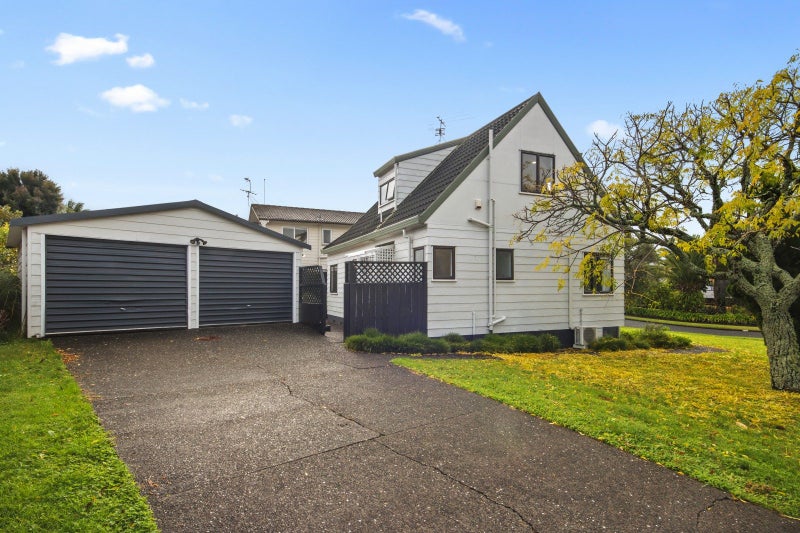 2/6 Gosford Drive, Botany Downs, Auckland - Carousel 2