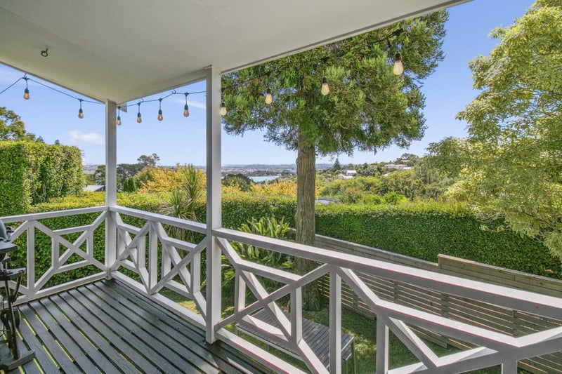 2/208 Rangatira Road, Beach Haven, Auckland - Carousel 1