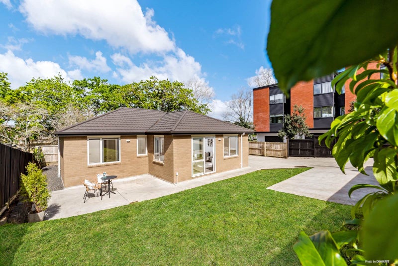 17A Eastview Road, Glen Innes, Auckland - Carousel 2