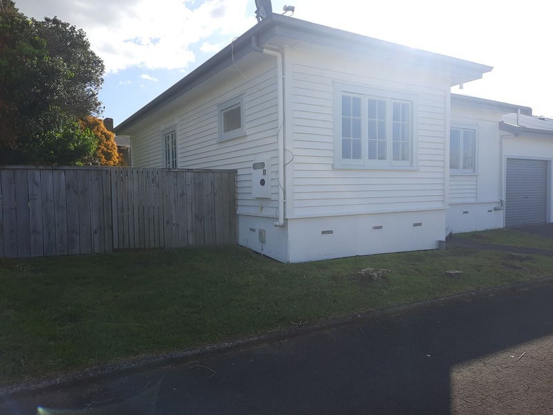 66 Storey Avenue, Forest Lake, Hamilton - Carousel 2