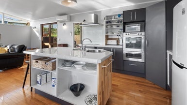 42 Hilltop Avenue, Morningside, Whangarei - Carousel 1