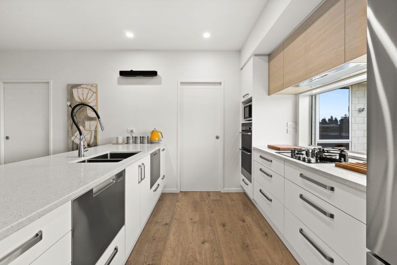 17 Hurunui Drive, Te Awa, Napier - Carousel 1