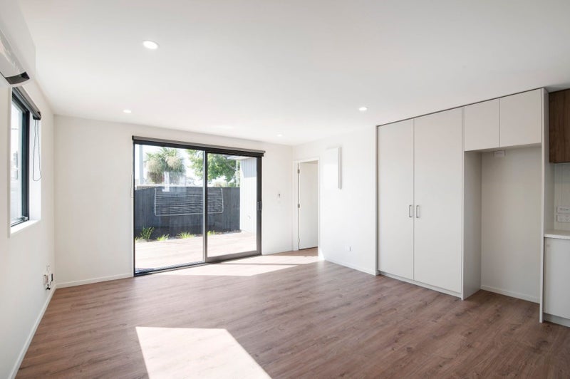 2/590 Gloucester Street, Linwood, Christchurch - Carousel 2