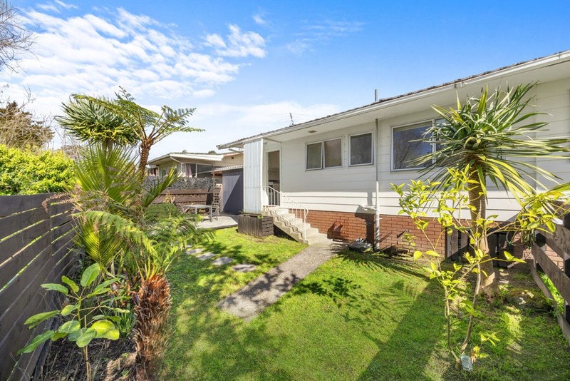 5/19 Bayside Avenue, Te Atatu Peninsula, Auckland - Carousel 2