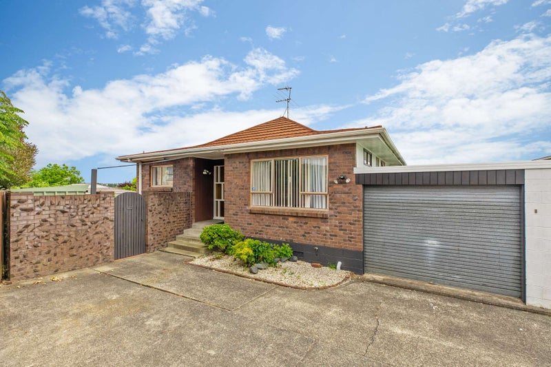 2/5 Sarah Place, Farm Cove, Auckland - Carousel 1