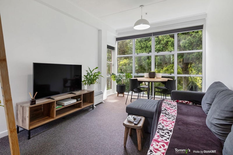 146 Glenmore Street, Northland, Wellington - Carousel 1