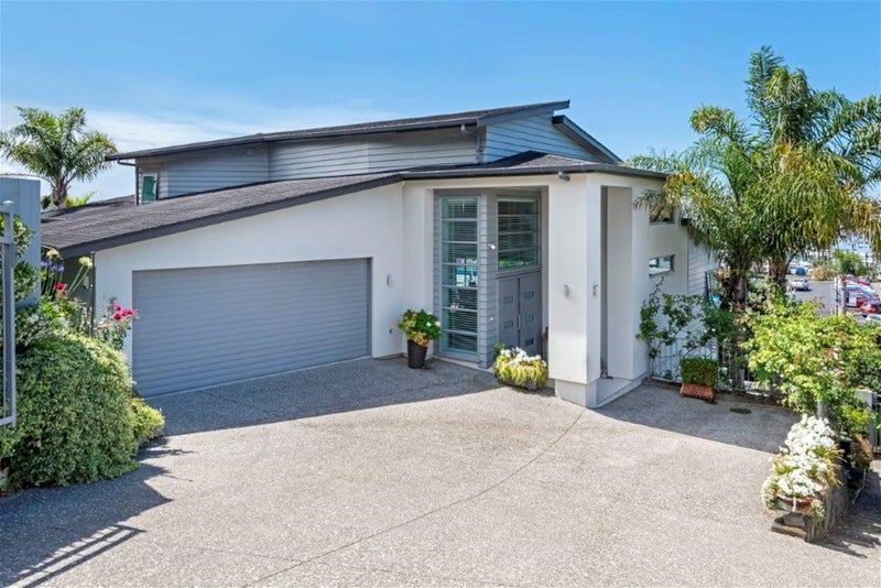 74 Compass Way, HALF MOON BAY, AUCKLAND - Carousel 2