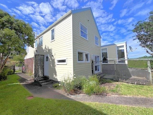 14 Haast Close, Kelson, Lower Hutt - Carousel 1