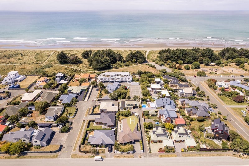 16 Aston Drive, Waimairi Beach, Christchurch - Carousel 1