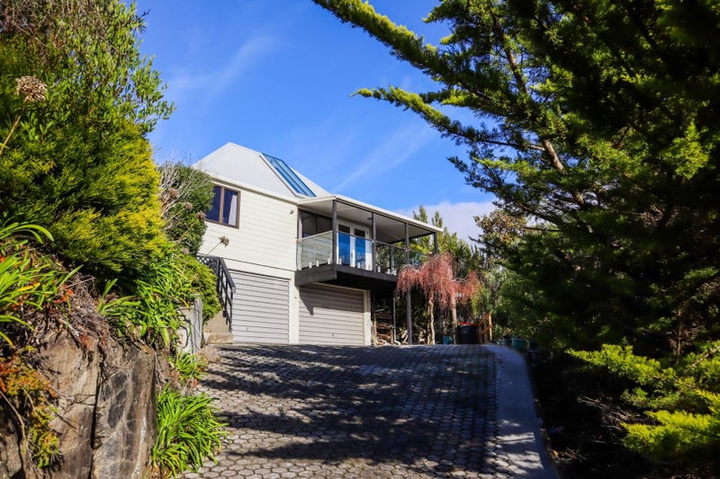 7 Hurst Seager Lane, Clifton, Christchurch - Carousel 1