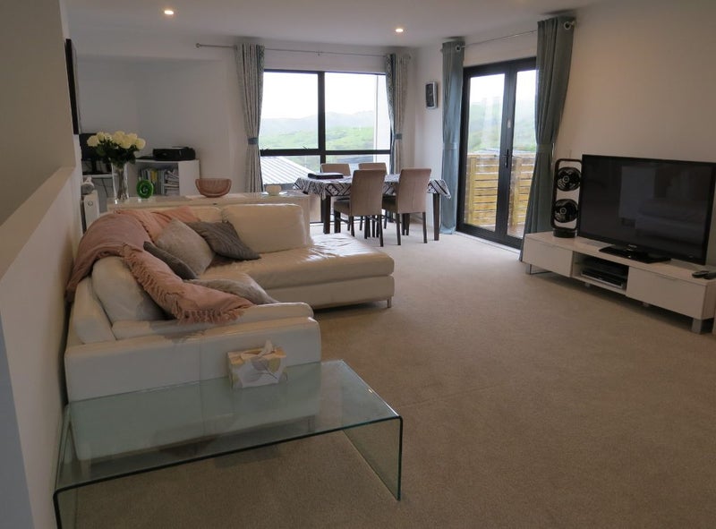 61 Cedarwood Street, Woodridge, Wellington - Carousel 2