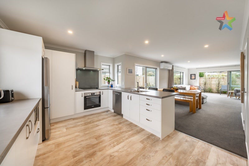 59 Grovedale Square, Wainuiomata, Lower Hutt - Carousel 2
