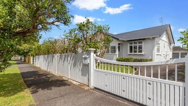 1 Matipo Street, Mount Eden, Auckland - Carousel 1