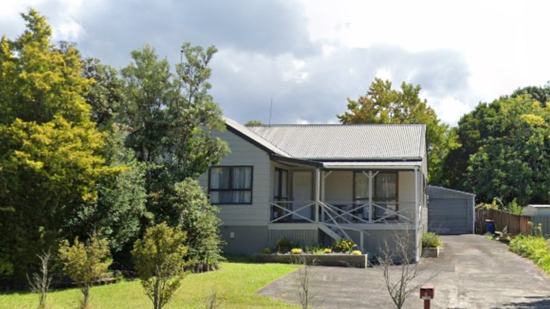 8 Weetman Drive, Browns Bay, Auckland - Carousel 1