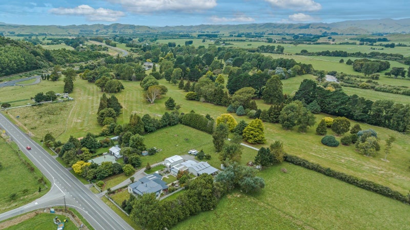 81265 State Highway 2, Mangatainoka, Pahiatua - Carousel 25