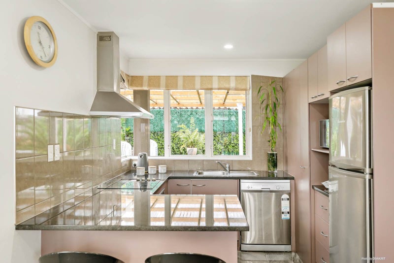 36 Bellville Drive, Clendon Park, Auckland - Carousel 2