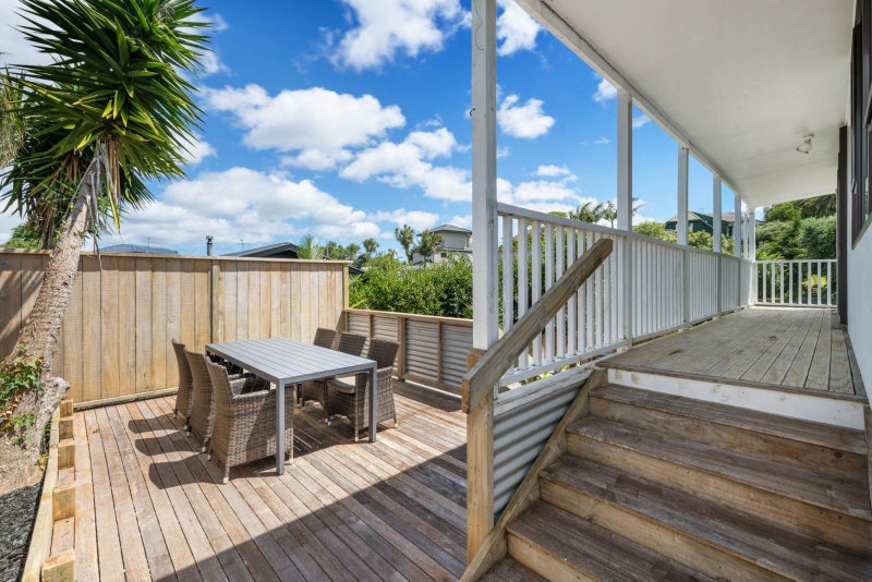 1/103 Bradbury Road, Highland Park, Auckland - Carousel 2