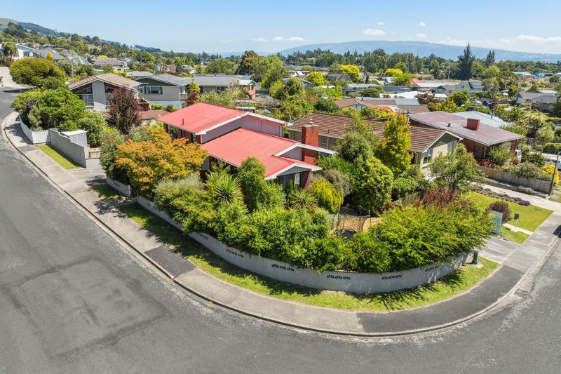 16 Kinmont Crescent, Kinmont Park, Mosgiel - Carousel 31