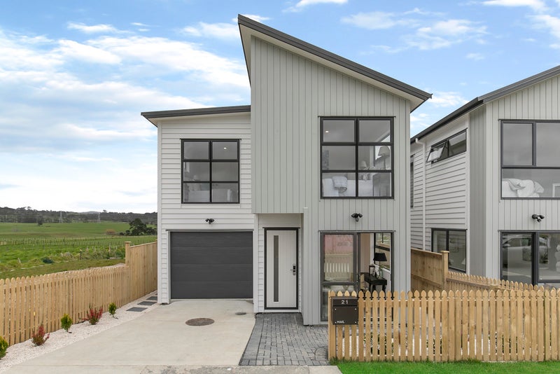 21 Houhora Street, Westgate, Auckland - Carousel 2